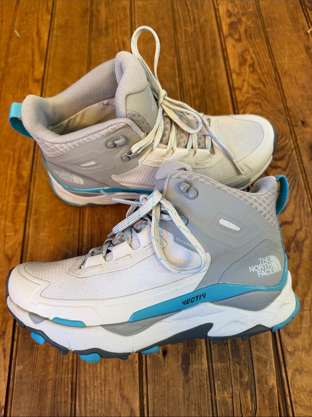 North Face Vectiv Women's mid-height hiking boot gray size 7